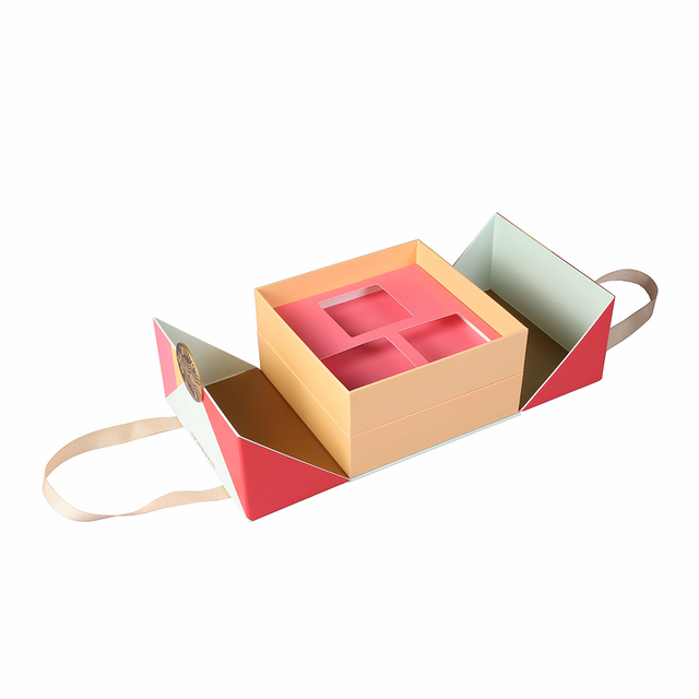 مربع التغليف المخصص للطعن في ستاربكس