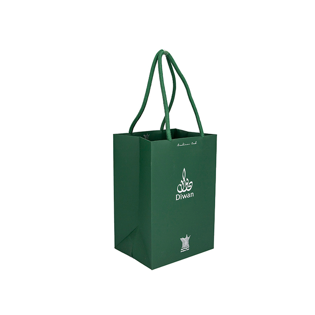 حقيبة الورق الخضراء الصديقة للبيئة الشعار المطبوع